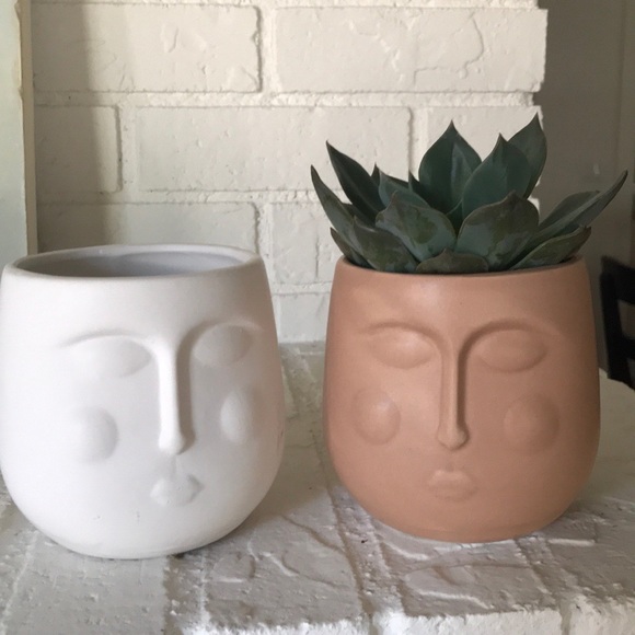 Set of 2 Planters New - Picture 2 of 9